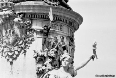 Pic: "Manifestation, Place de la Bastille, Paris, mai 1968" - © 1968 Jean-Claude Seine - Size: 24k